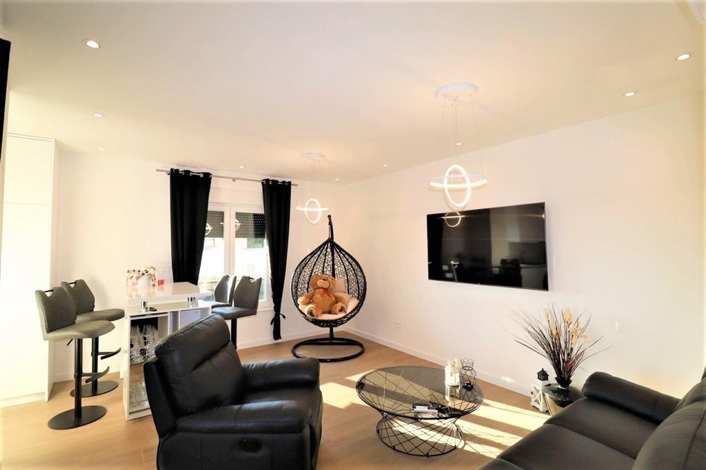 novy-zarizeny-atraktivni-apartman-vodice-chorvatsko