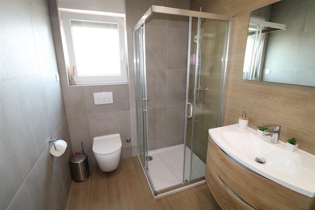 novy-zarizeny-atraktivni-apartman-vodice-chorvatsko