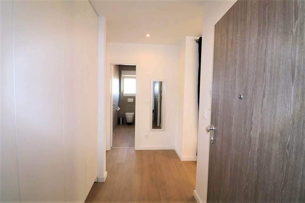 novy-zarizeny-atraktivni-apartman-vodice-chorvatsko