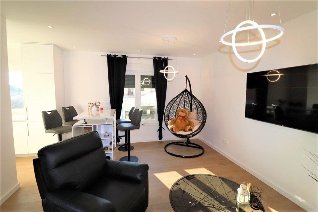 novy-zarizeny-atraktivni-apartman-vodice-chorvatsko