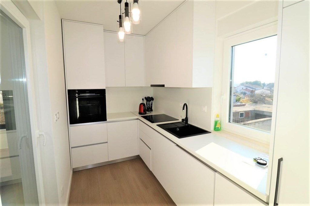 novy-zarizeny-atraktivni-apartman-vodice-chorvatsko