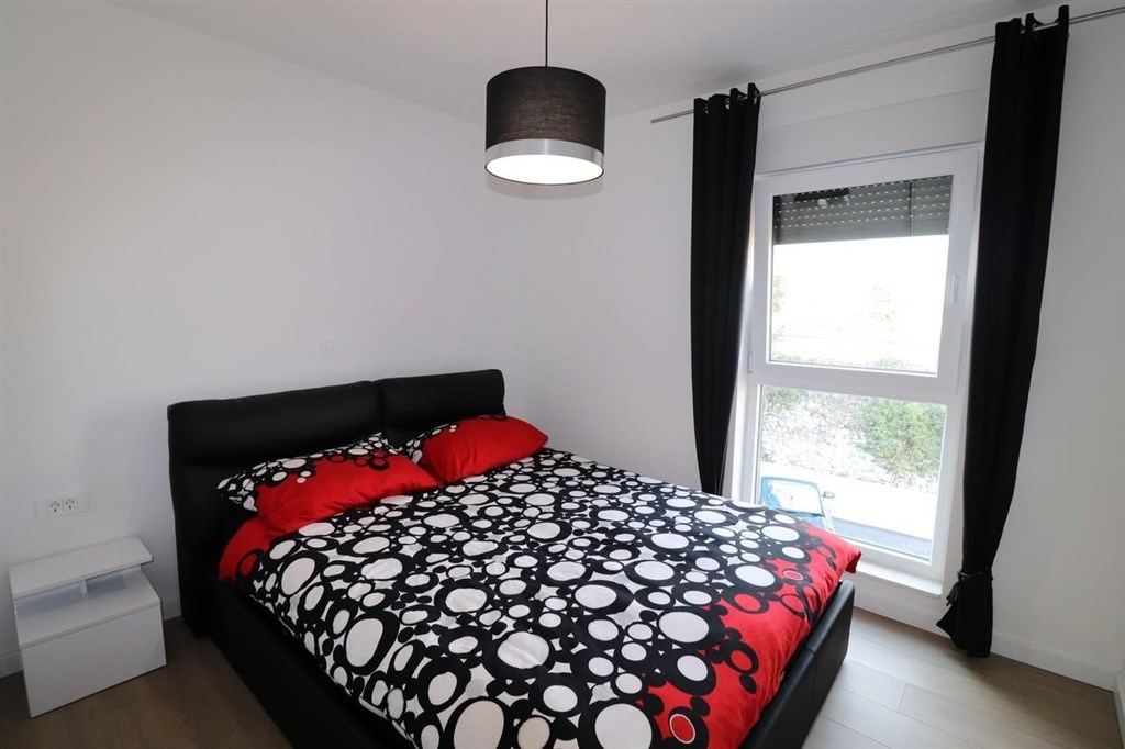 novy-zarizeny-atraktivni-apartman-vodice-chorvatsko