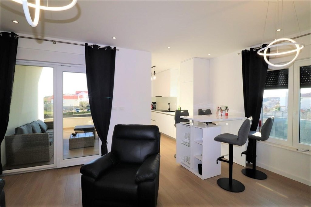 novy-zarizeny-atraktivni-apartman-vodice-chorvatsko