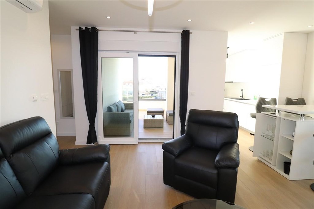 novy-zarizeny-atraktivni-apartman-vodice-chorvatsko