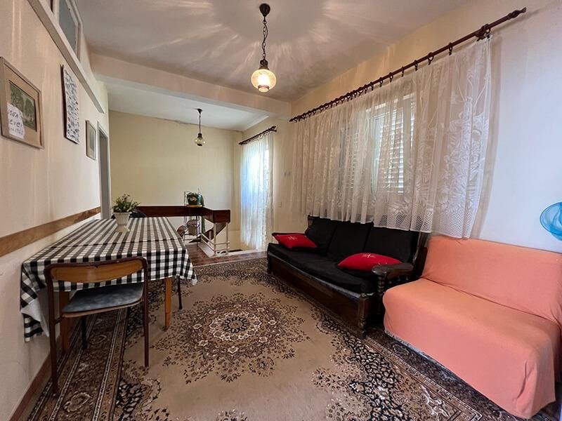 na-prodej-dvoupatrovy-dum-ve-2-rade-od-more-drasnice-chorvatsko