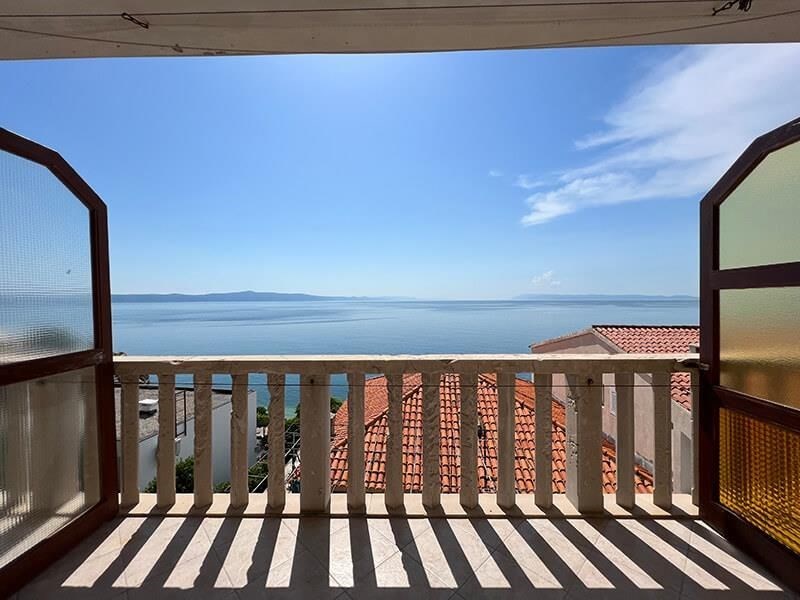 na-prodej-dvoupatrovy-dum-ve-2-rade-od-more-drasnice-chorvatsko