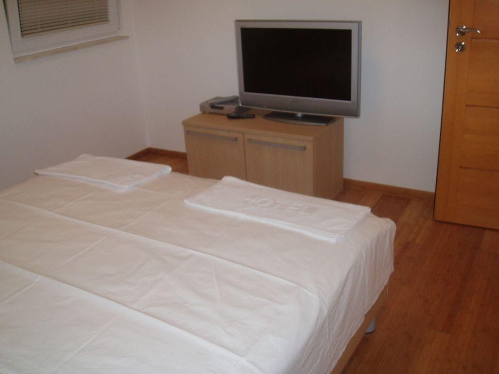 luxusni-apartmanovy-dum-se-16-apartmany-100m-od-more-tucepi-makarska-riviera-chorvatsko