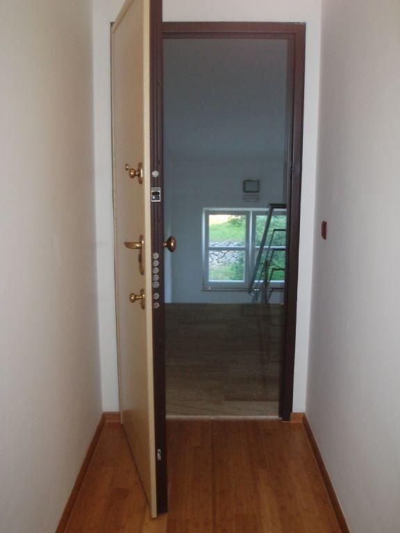 luxusni-apartmanovy-dum-se-16-apartmany-100m-od-more-tucepi-makarska-riviera-chorvatsko