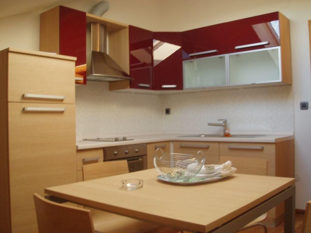 luxusni-apartmanovy-dum-se-16-apartmany-100m-od-more-tucepi-makarska-riviera-chorvatsko