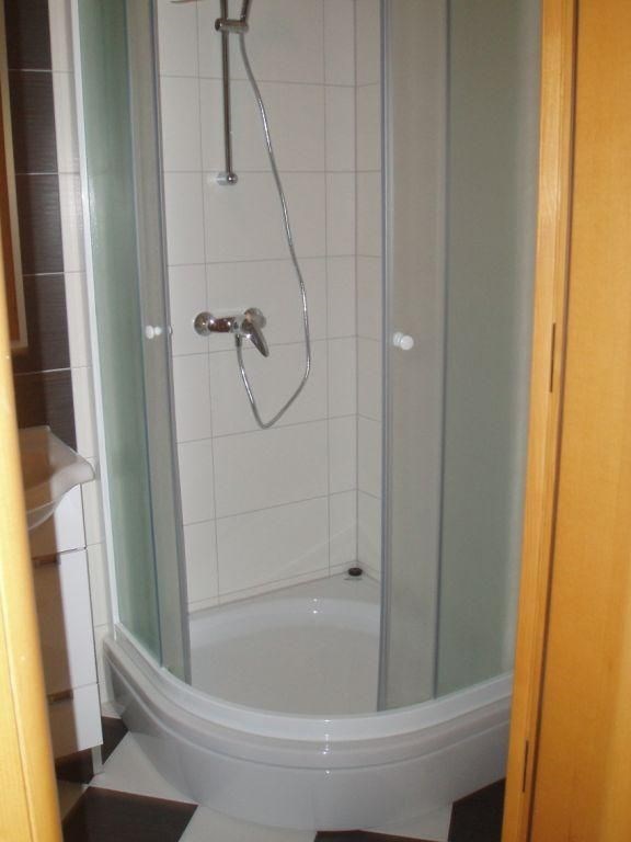 luxusni-apartmanovy-dum-se-16-apartmany-100m-od-more-tucepi-makarska-riviera-chorvatsko