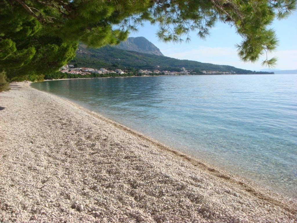 luxusni-apartmanovy-dum-se-16-apartmany-100m-od-more-tucepi-makarska-riviera-chorvatsko