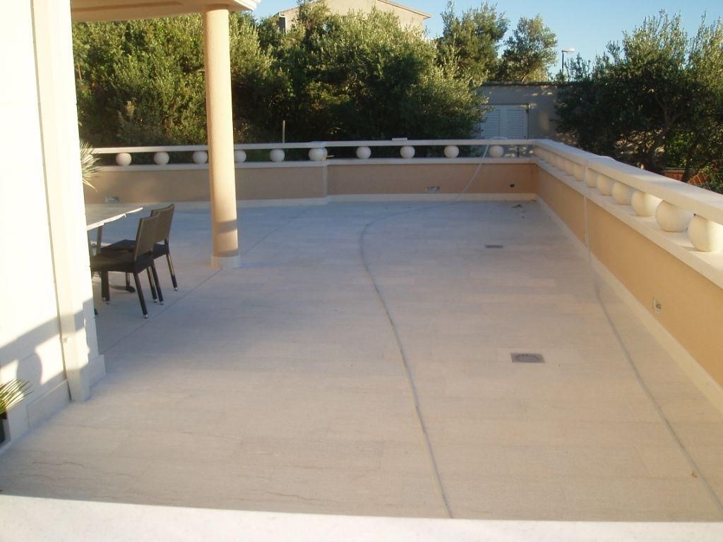 luxusni-apartmanovy-dum-se-16-apartmany-100m-od-more-tucepi-makarska-riviera-chorvatsko