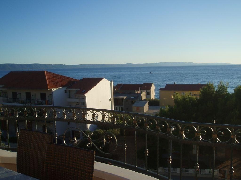 luxusni-apartmanovy-dum-se-16-apartmany-100m-od-more-tucepi-makarska-riviera-chorvatsko