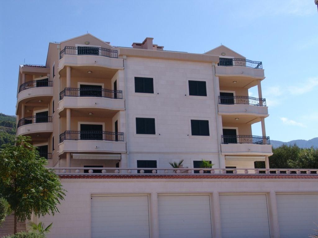 luxusni-apartmanovy-dum-se-16-apartmany-100m-od-more-tucepi-makarska-riviera-chorvatsko