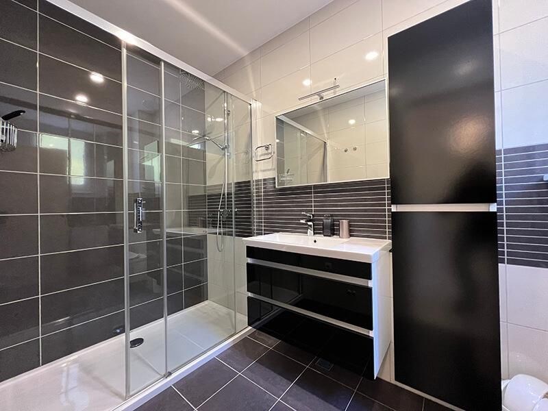 na-prodej-novy-apartmanovy-dum-s-vyhledy-na-more-krvavica-chorvatsko