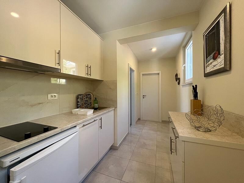 na-prodej-novy-apartmanovy-dum-s-vyhledy-na-more-krvavica-chorvatsko