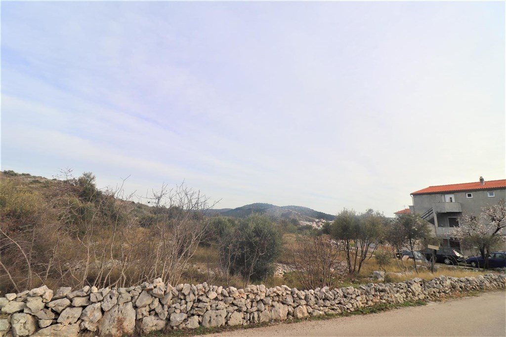 stavebni-pozemek-nedaleko-more-rogoznica-chrovatsko