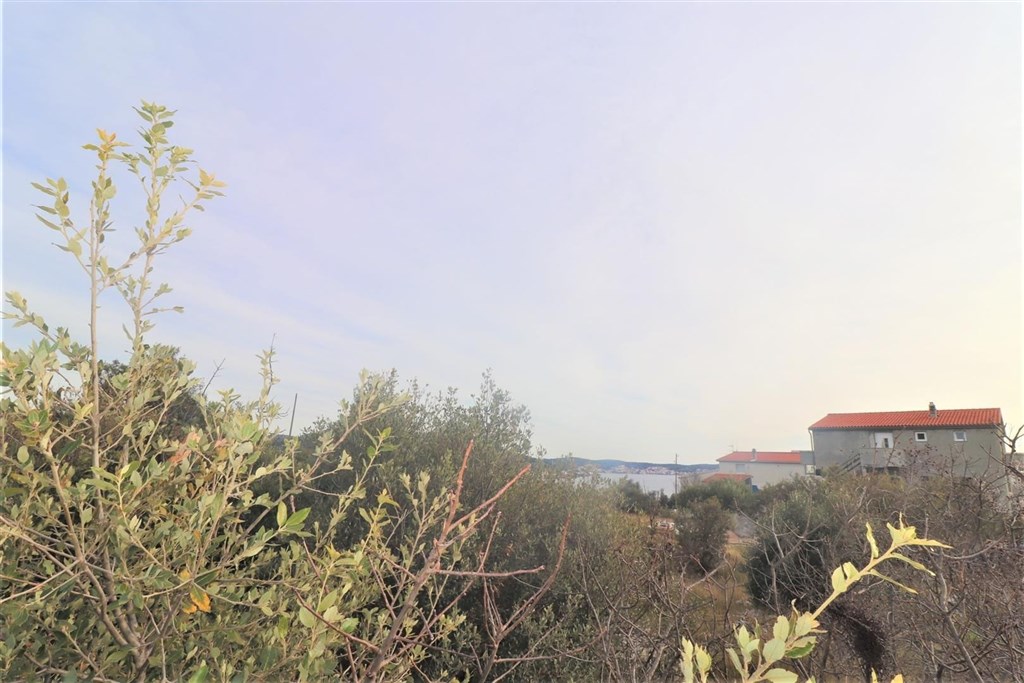 stavebni-pozemek-nedaleko-more-rogoznica-chrovatsko