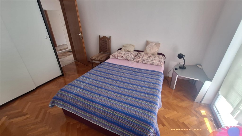 na-prodej-zarizeny-apartman-s-vyhledem-na-more-krk-chorvatsko