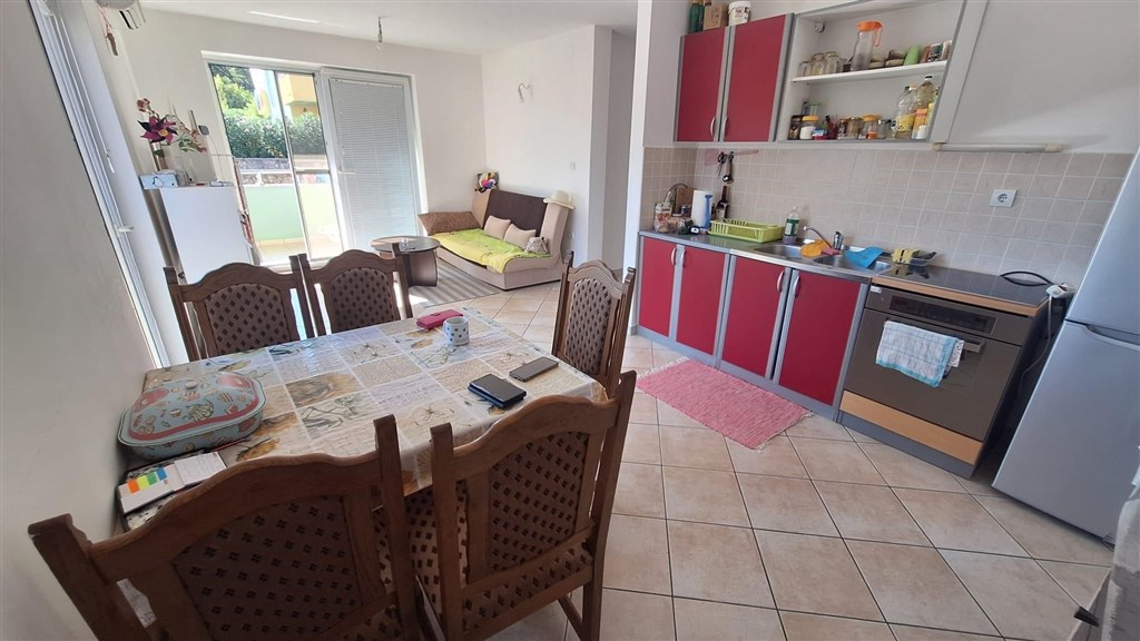 na-prodej-zarizeny-apartman-s-vyhledem-na-more-krk-chorvatsko
