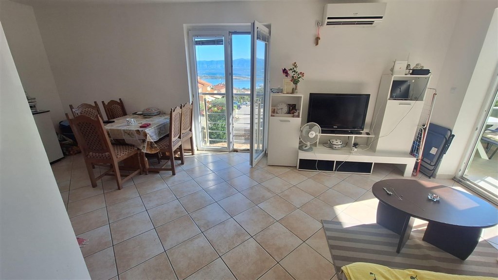 na-prodej-zarizeny-apartman-s-vyhledem-na-more-krk-chorvatsko