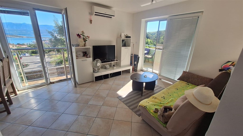 na-prodej-zarizeny-apartman-s-vyhledem-na-more-krk-chorvatsko