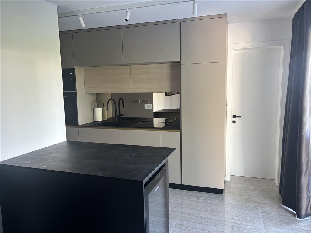 na-prodej-dva-luxusni-apartmany-s-vyhledem-na-more-krk-chorvatsko
