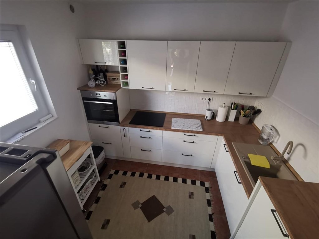 apartmanovy-dum-nedaleko-more-vir-chorvatsko