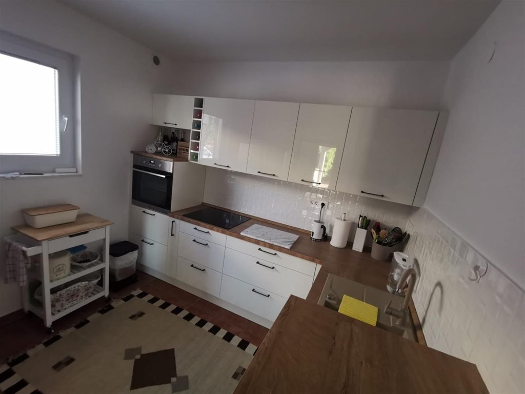 apartmanovy-dum-nedaleko-more-vir-chorvatsko