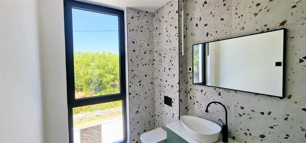 na-prodej-nova-atraktivni-vila-s-bazenem-kozino-chorvatsko