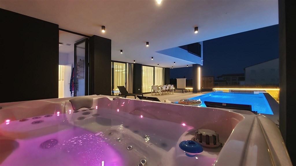 na-prodej-nova-atraktivni-vila-s-bazenem-kozino-chorvatsko