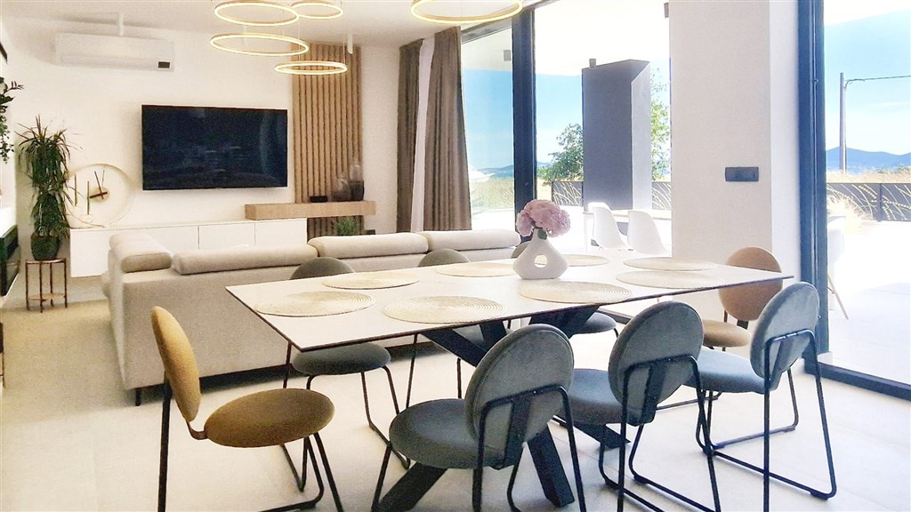 na-prodej-nova-atraktivni-vila-s-bazenem-kozino-chorvatsko