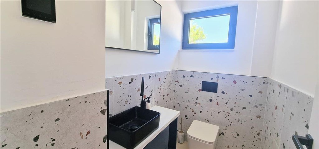 na-prodej-nova-atraktivni-vila-s-bazenem-kozino-chorvatsko