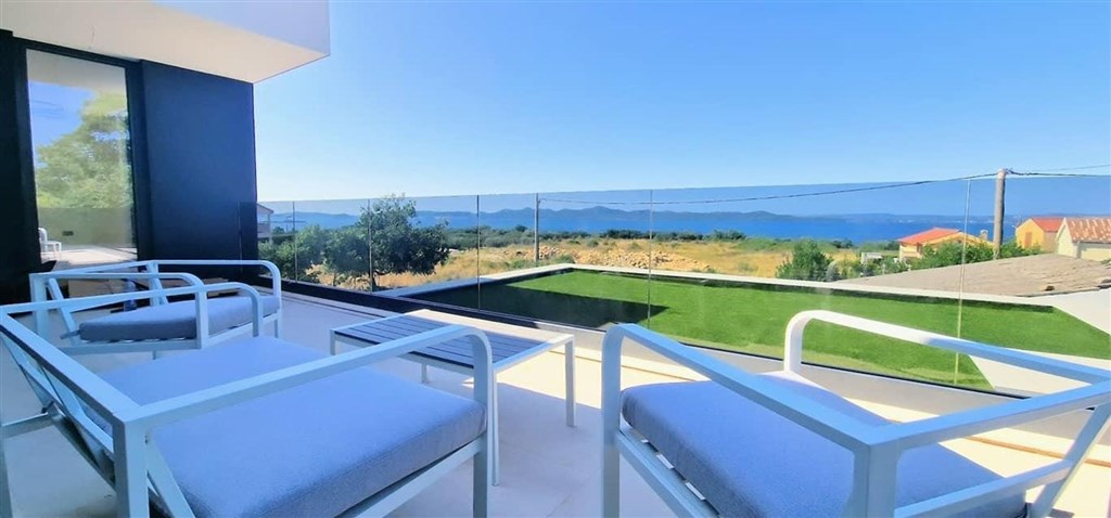 na-prodej-nova-atraktivni-vila-s-bazenem-kozino-chorvatsko