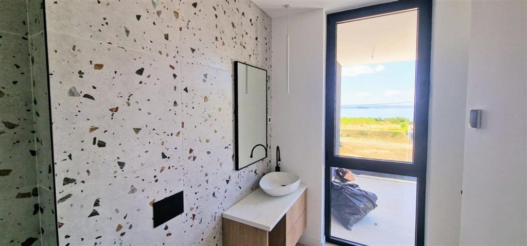 na-prodej-nova-atraktivni-vila-s-bazenem-kozino-chorvatsko