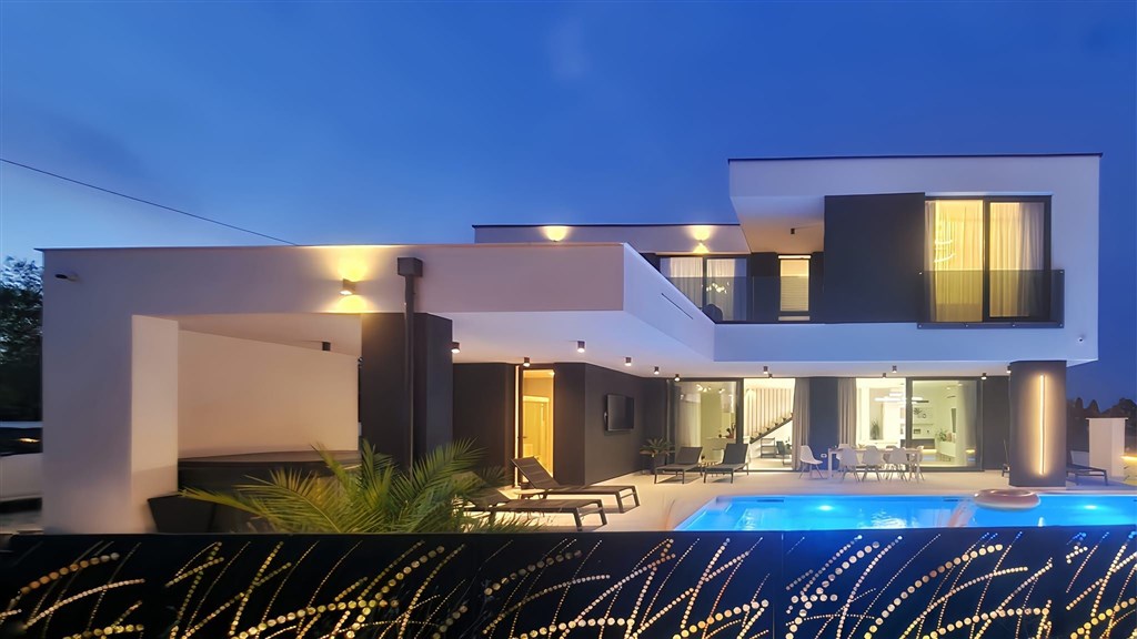 na-prodej-nova-atraktivni-vila-s-bazenem-kozino-chorvatsko