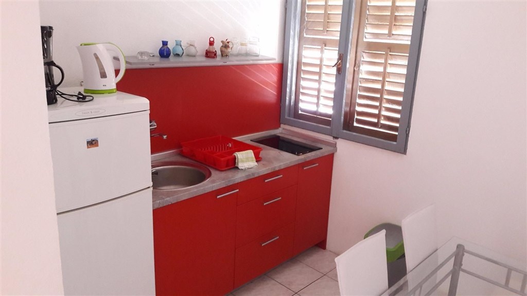 apartmanovy-dum-v-prvni-rade-u-more-oblast-zadar-chorvatsko