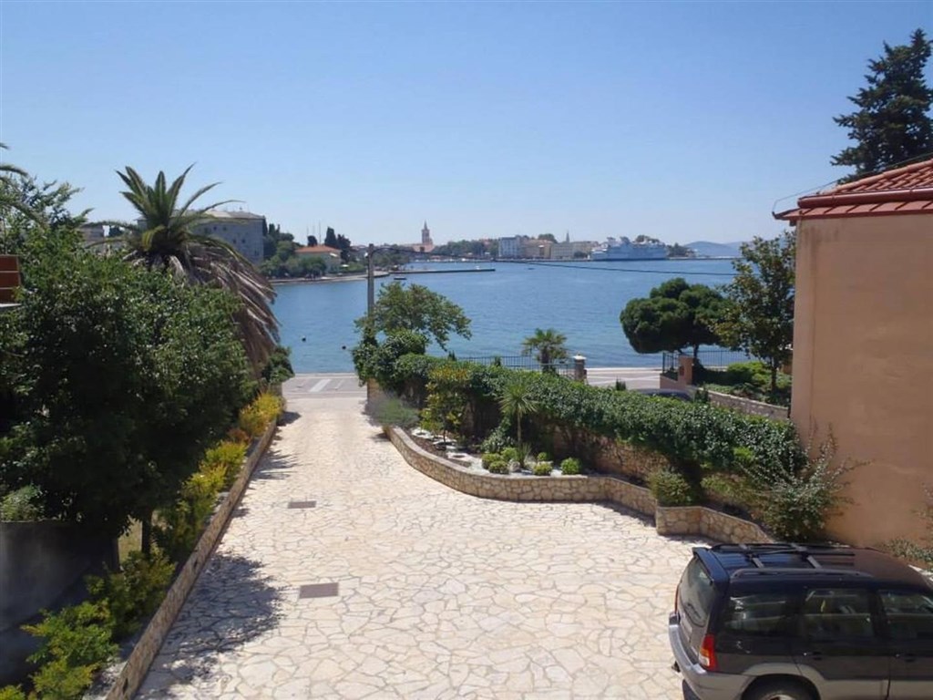 na-prodej-apartmanovy-dum-v-1-rade-od-more-zadar-chorvatsko