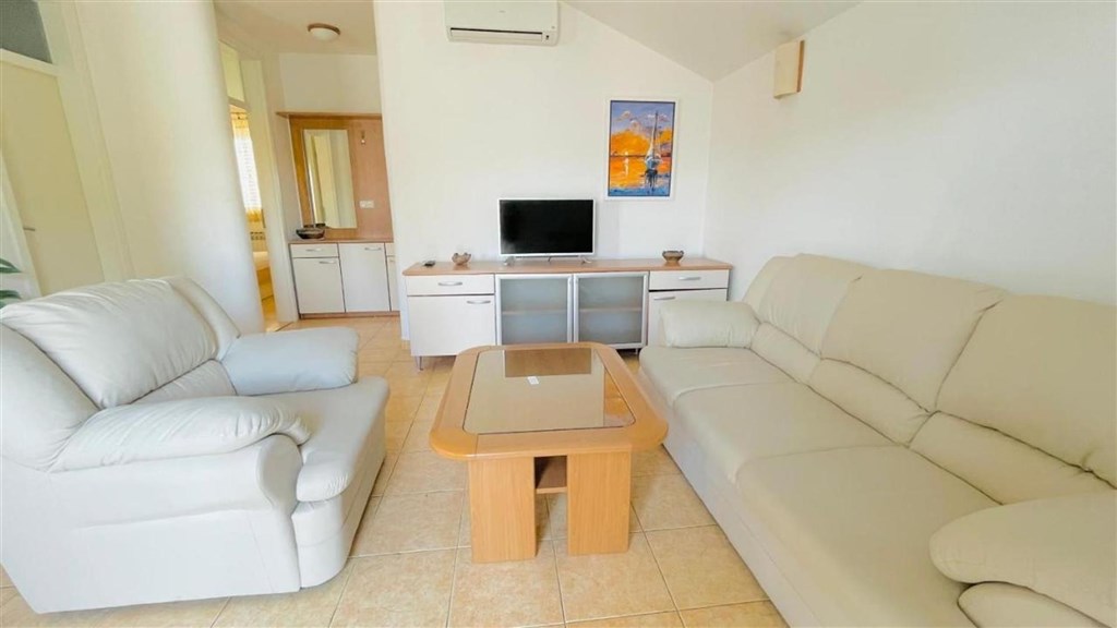 na-prodej-apartmanovy-dum-v-1-rade-od-more-zadar-chorvatsko