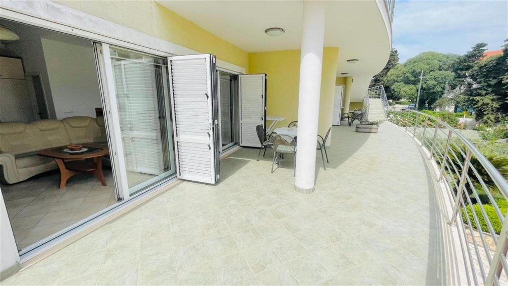 na-prodej-apartmanovy-dum-v-1-rade-od-more-zadar-chorvatsko