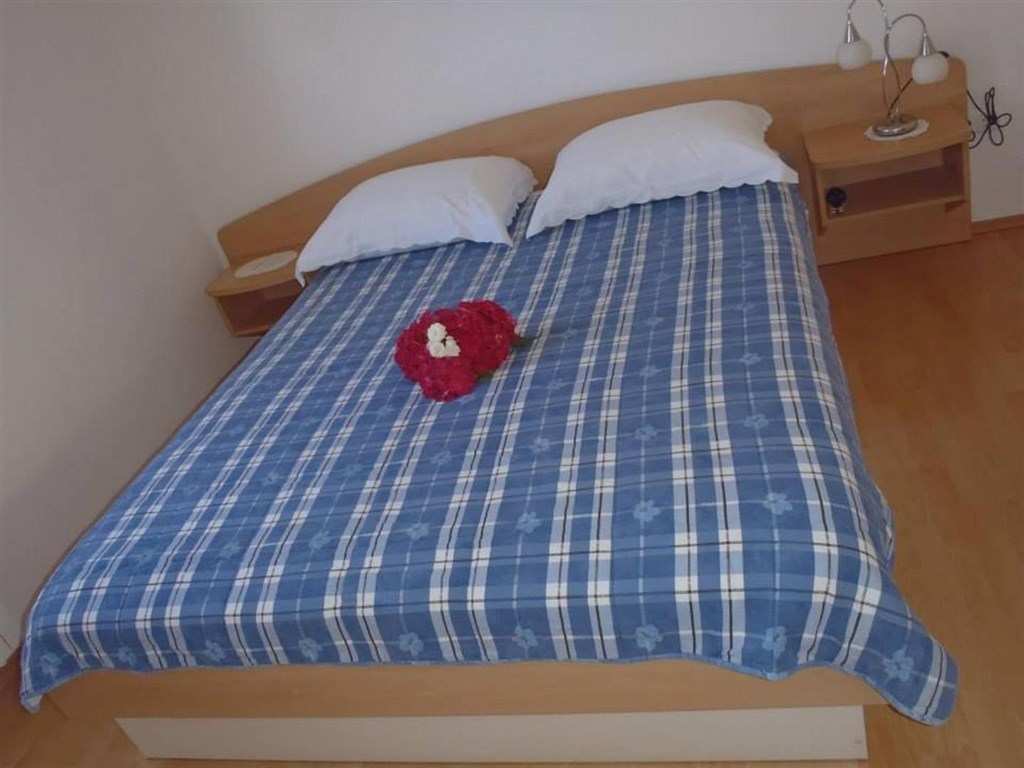 na-prodej-apartmanovy-dum-v-1-rade-od-more-zadar-chorvatsko