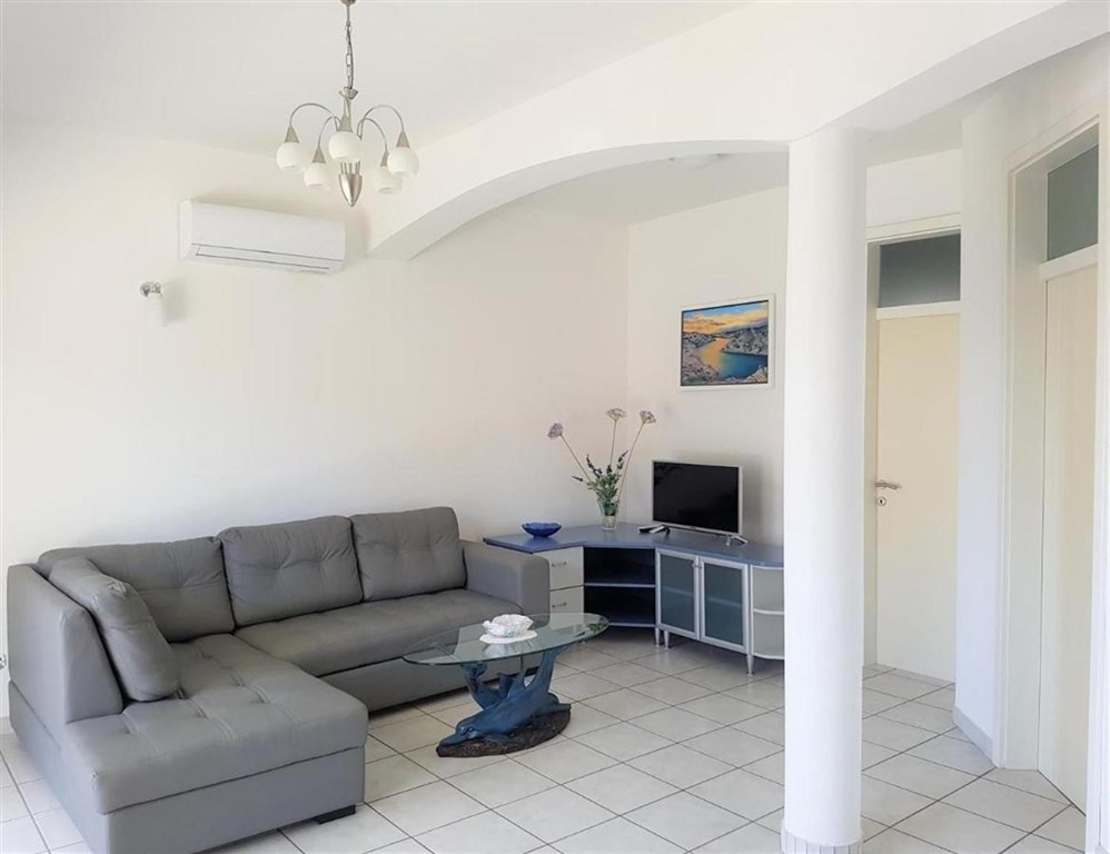 na-prodej-apartmanovy-dum-v-1-rade-od-more-zadar-chorvatsko
