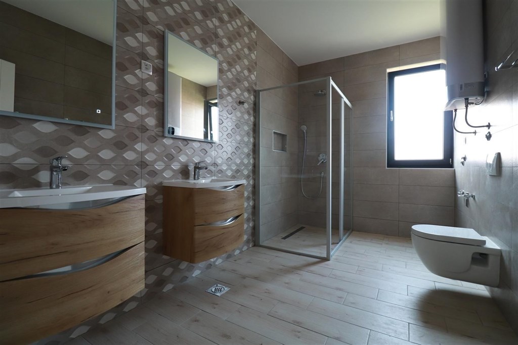 novy-apartman-se-stresni-terasou-blizko-more-vodice-chorvatsko