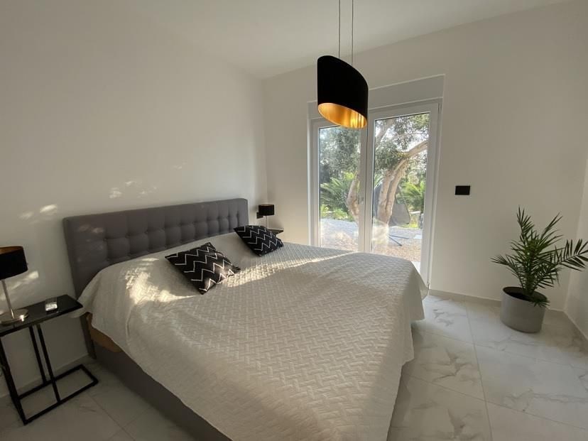 na-prodej-krasna-nova-vila-jen-40-m-od-more-pag-chorvatsko