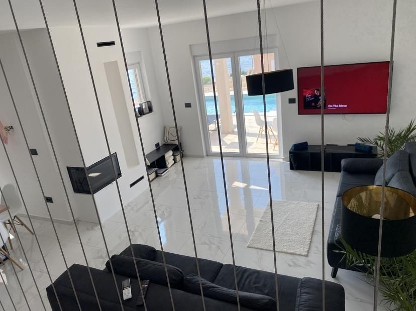 na-prodej-krasna-nova-vila-jen-40-m-od-more-pag-chorvatsko