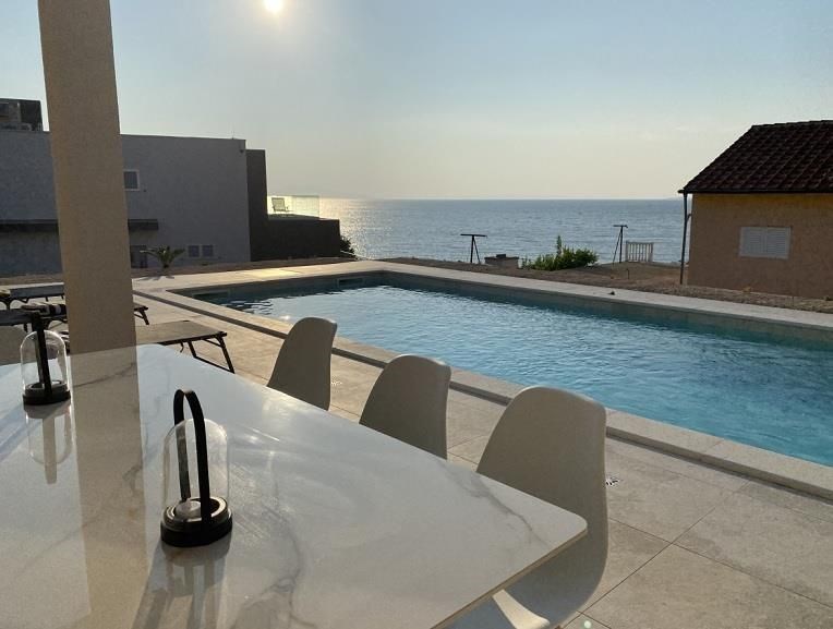 na-prodej-krasna-nova-vila-jen-40-m-od-more-pag-chorvatsko