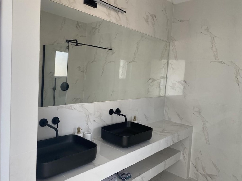 na-prodej-krasna-nova-vila-jen-40-m-od-more-pag-chorvatsko