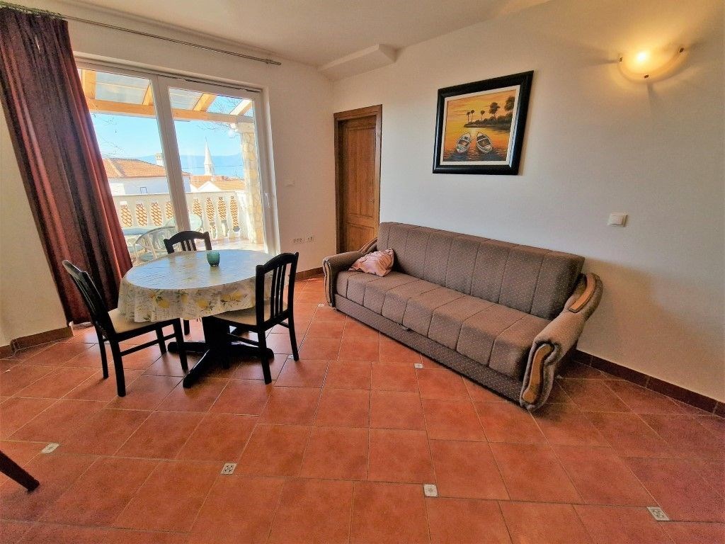 na-prodej-radovy-dum-s-2-apartmany-krk-chorvatsko