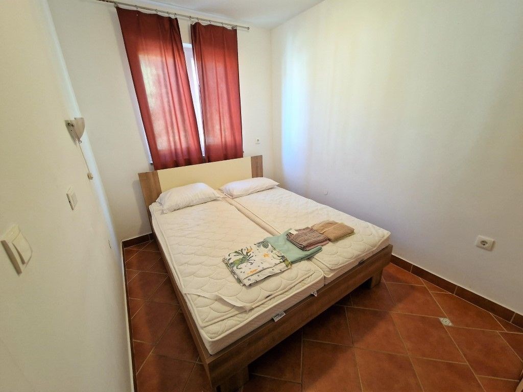 na-prodej-radovy-dum-s-2-apartmany-krk-chorvatsko