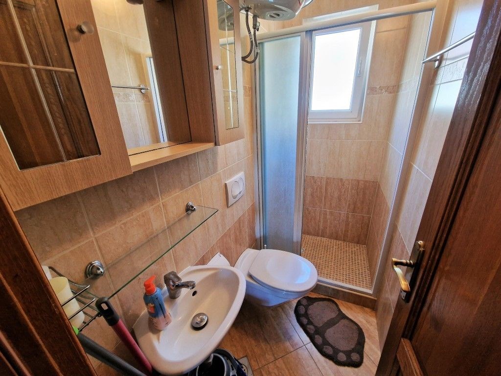na-prodej-radovy-dum-s-2-apartmany-krk-chorvatsko